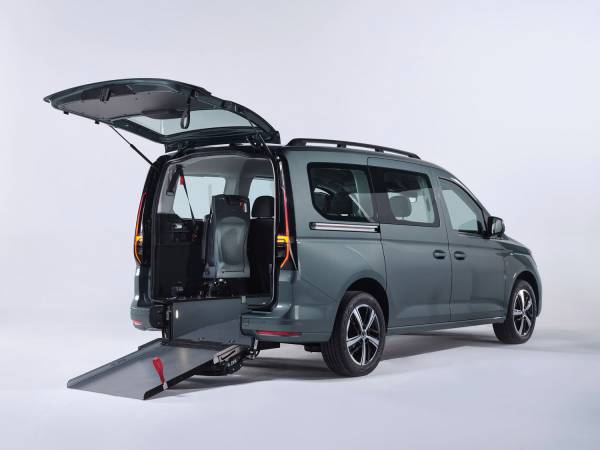VW Caddy Maxi V Rolli-In® Seitenansicht Rampe unten